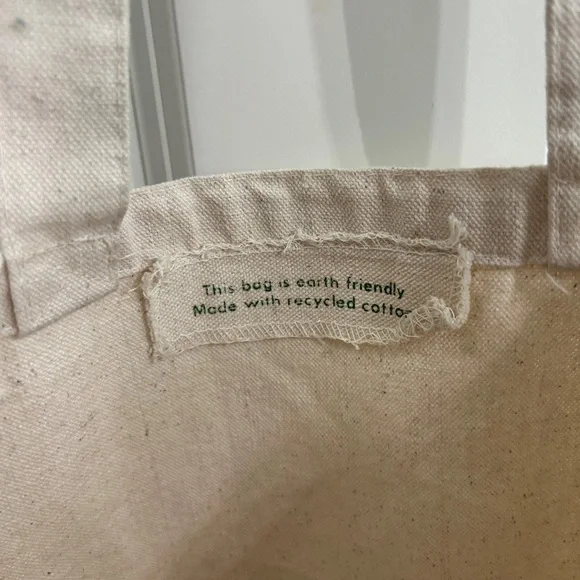 Like new recylced Canvas Tote Bag. San Francisco bridge heart balloon. - Picture 4 of 7